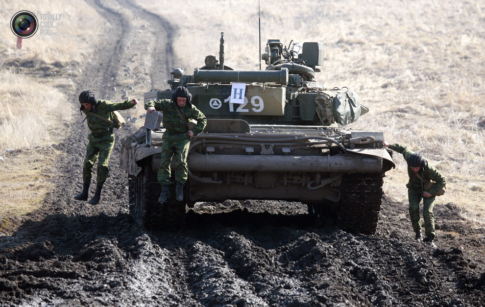 Русские военные демонстрируют свою мощь